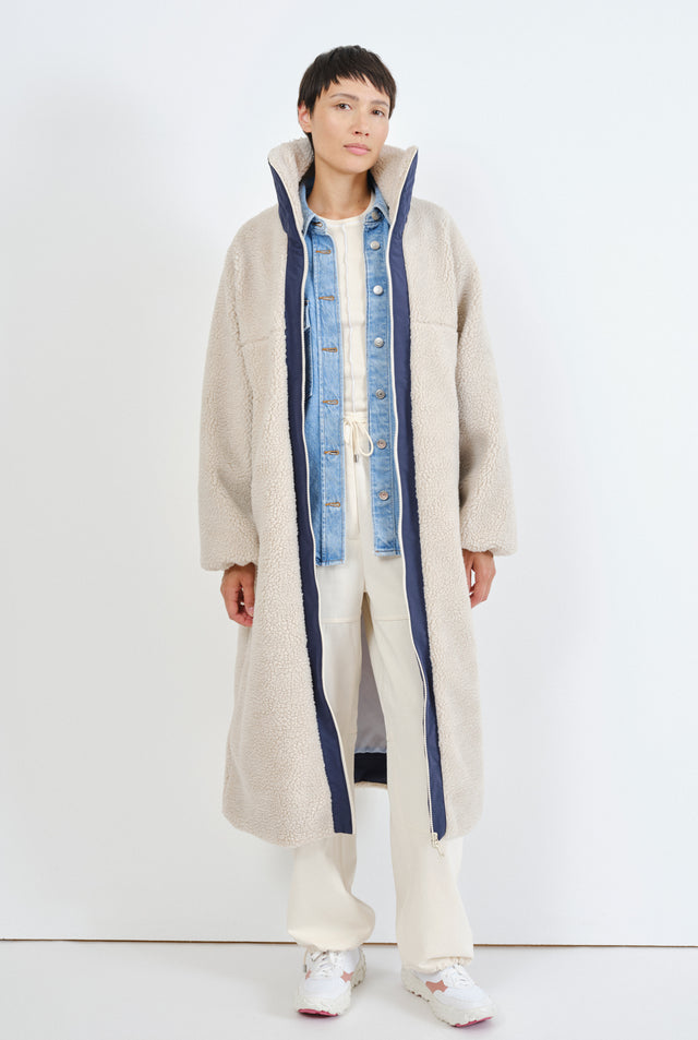 Embassy of Bricks and Logs | LILLE SHERPA COAT