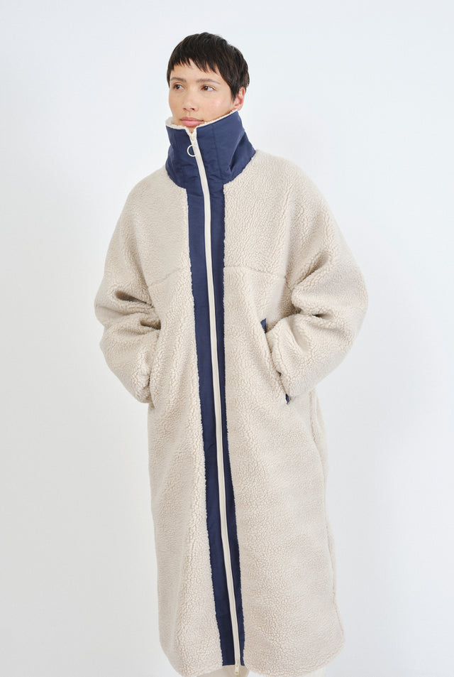 Embassy of Bricks and Logs | LILLE SHERPA COAT