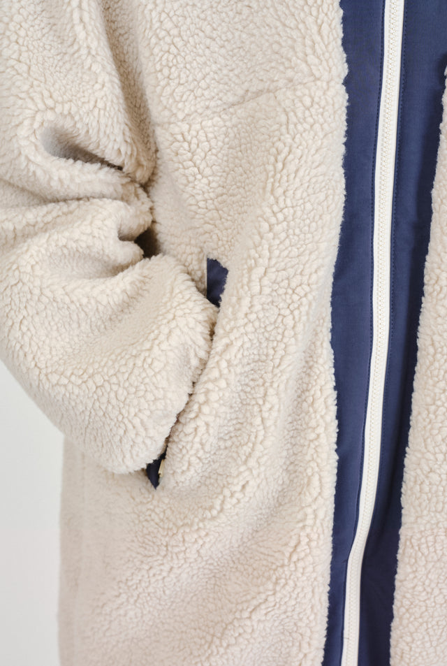 Embassy of Bricks and Logs | LILLE SHERPA COAT