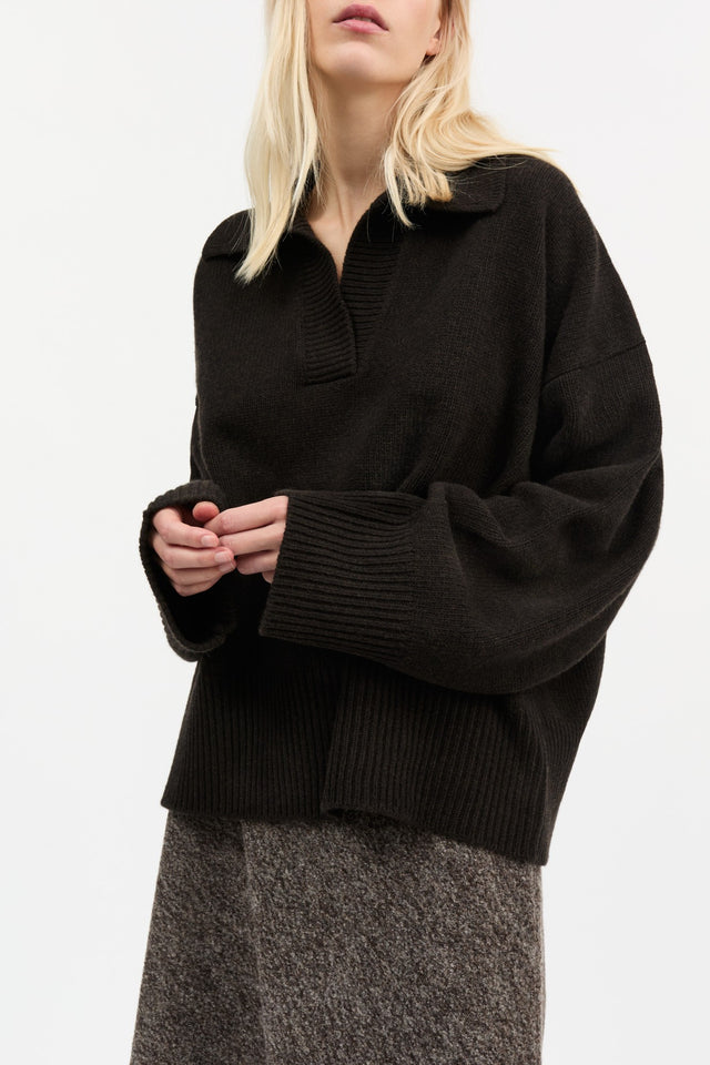 Skall Studio | DEAN V-Neck Jumper | Brown