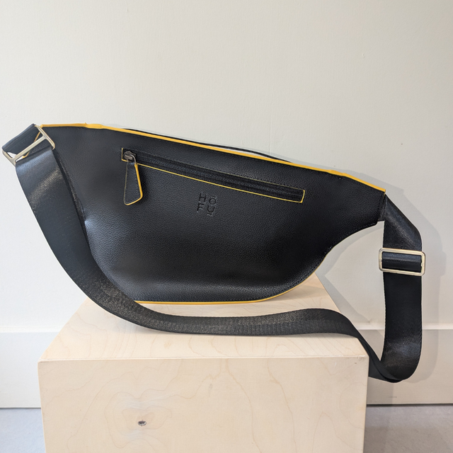 HOFU Moondance Vegan Crossbody Bag | Black