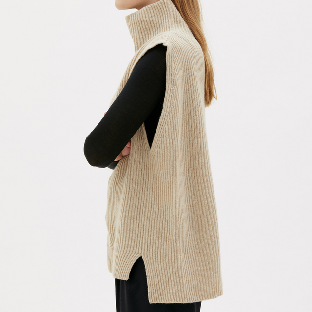 MASKA| VANI Lambswool Vest | Sand