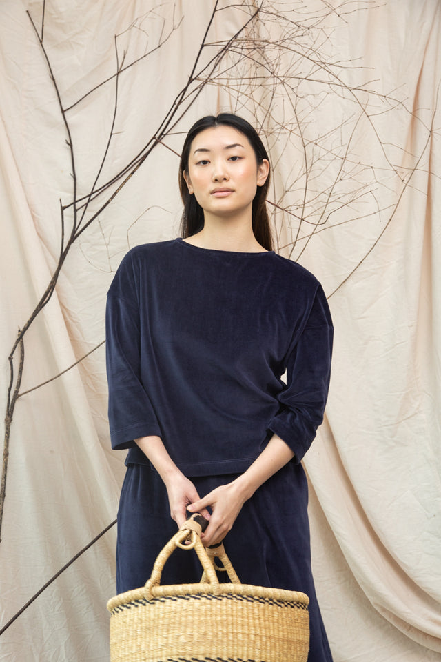 Beaumont Organic | DIVYA Organic Velour Top | Navy