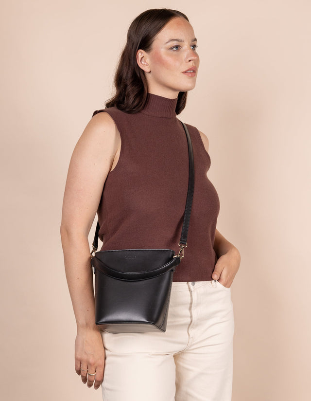 OMy bag | Vegan Bobbi Bucket Bag | Midi Black
