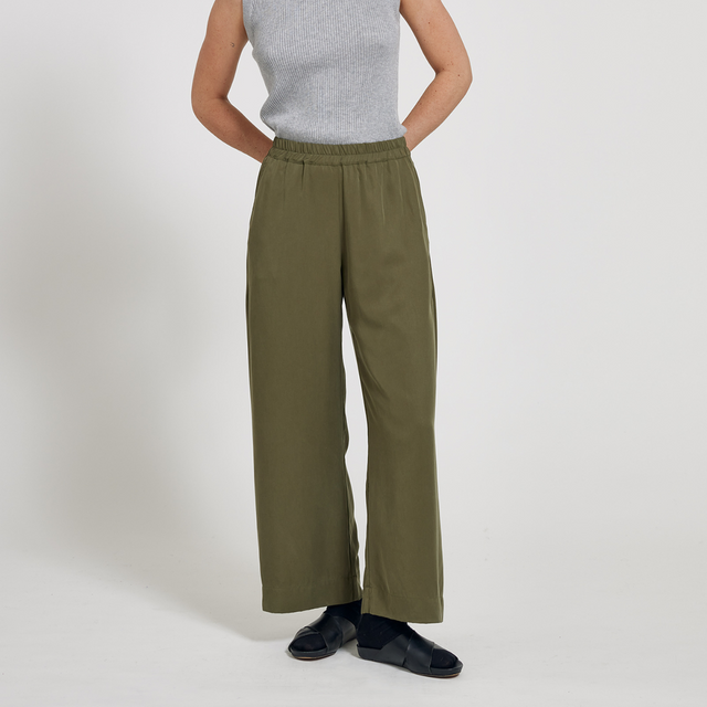 MASKA | Thea Tencel Trouser | Dark Green