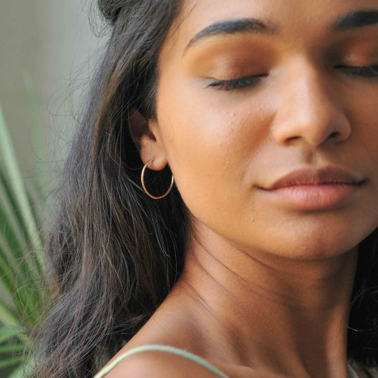 Wild Fawn | Delicate Hoop Earing