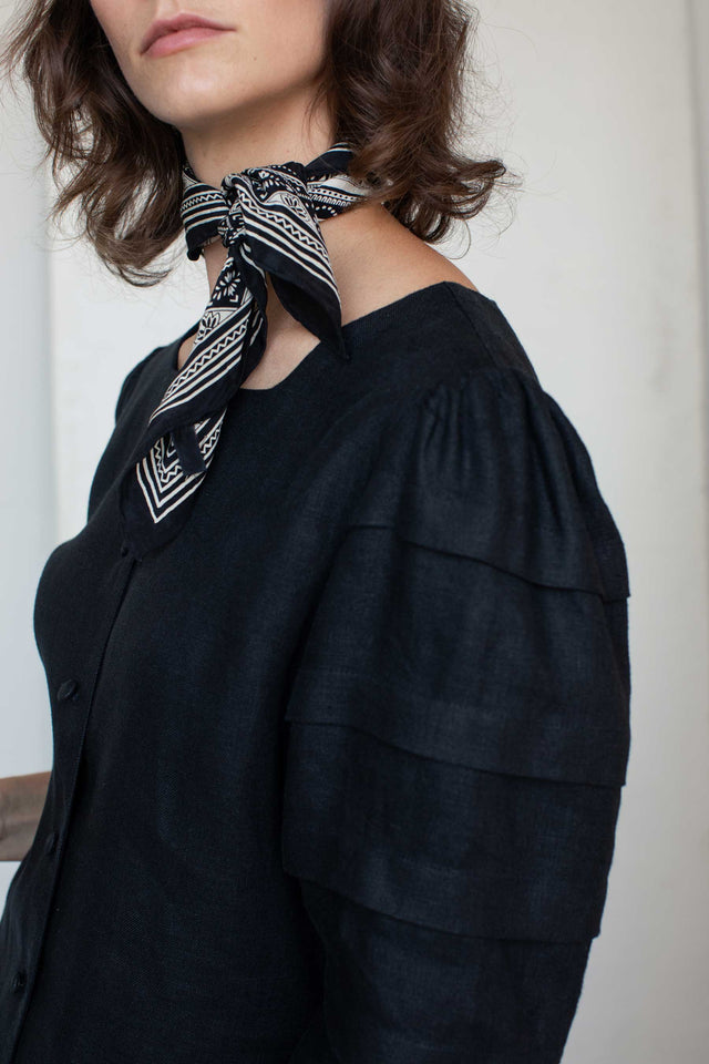 Jennifer Slattery | NANCY Linen Top | Black