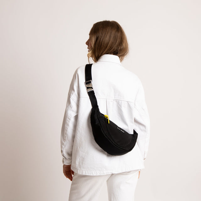 VIVI MARI Padded Hip Bag | Black