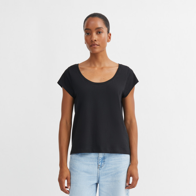 Skall | ANDY scoop neck T-shirt | Black