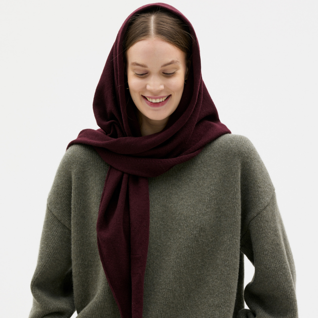 MASKA | ENA Cashmere Triangle Scarf | Wine