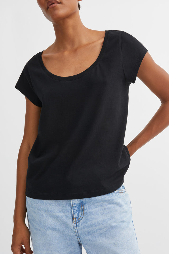 Skall | ANDY scoop neck T-shirt | Black