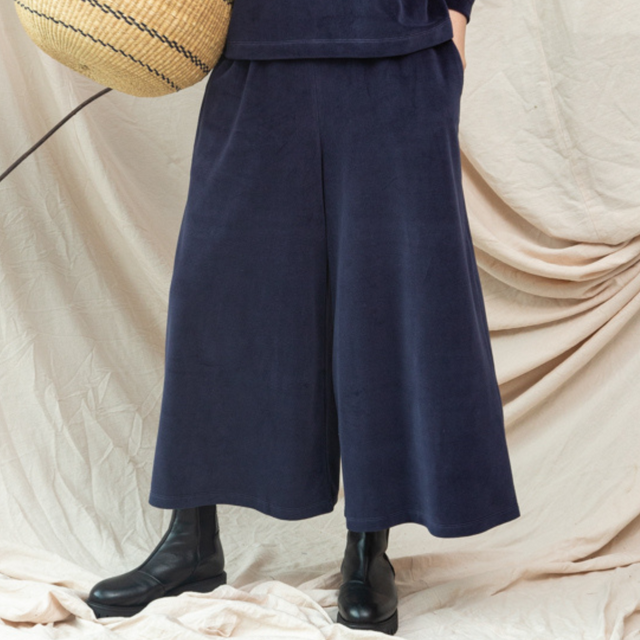 Beaumont Organic | ODETTE Velour Trouser | Navy