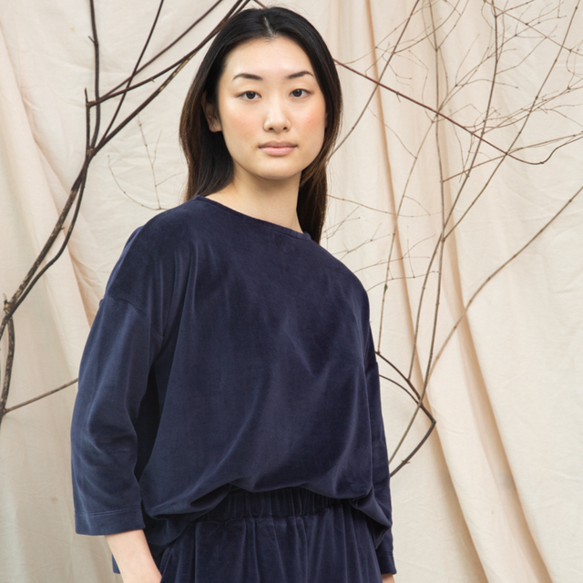 Beaumont Organic | DIVYA Organic Velour Top | Navy