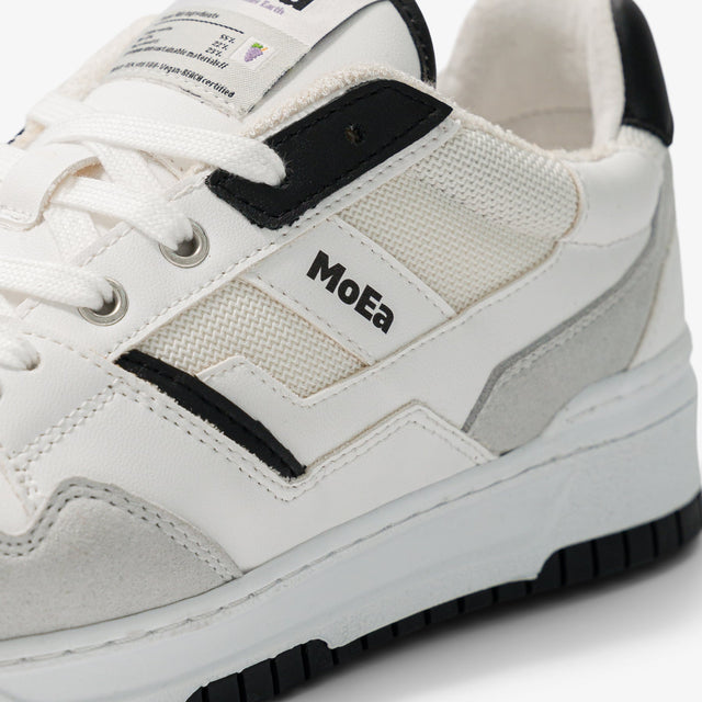 MoEa | Vegan Trainer Gen 2 | Black on White