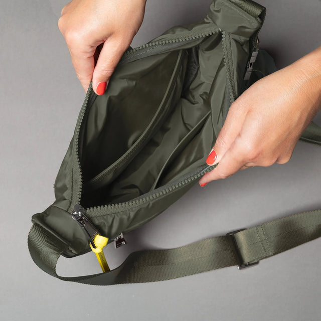 VIVI MARI Padded Hip Bag | Olive