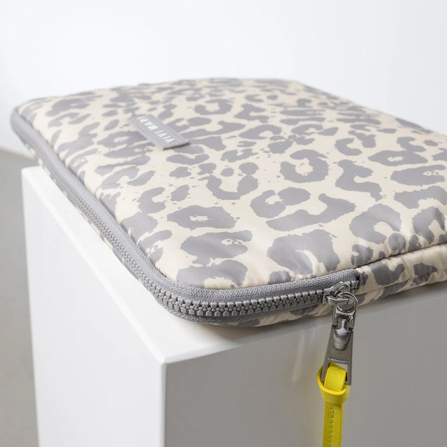 VIVI MARI | Padded Laptop Sleeve | Leo splashes