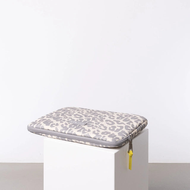VIVI MARI | Padded Laptop Sleeve | Leo splashes